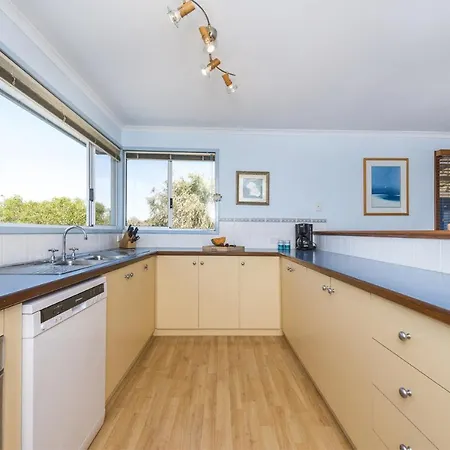 Beach Break - Family Accommodation With Ocean Views Lancelin Exterior photo