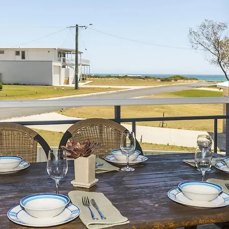 Beach Break - Family Accommodation With Ocean Views Lancelin Exterior photo