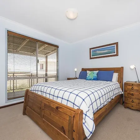Beach Break - Family Accommodation With Ocean Views Lancelin Exterior photo